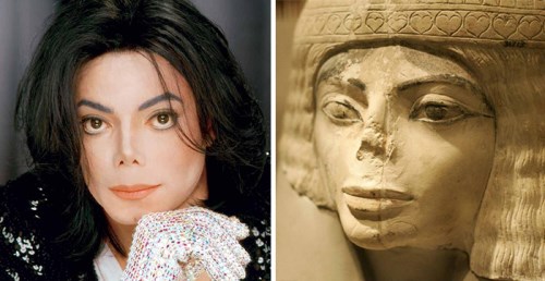 Michael Jackson a egyptská socha