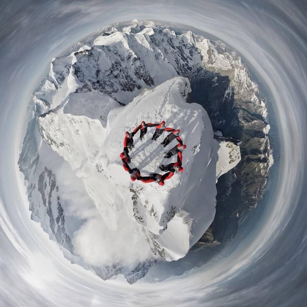fotka z alpského vrcholu (600 x 600)