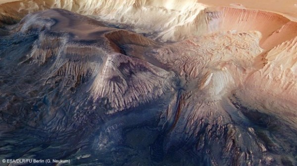 kaňon Hebes Chasm - foto z marsu