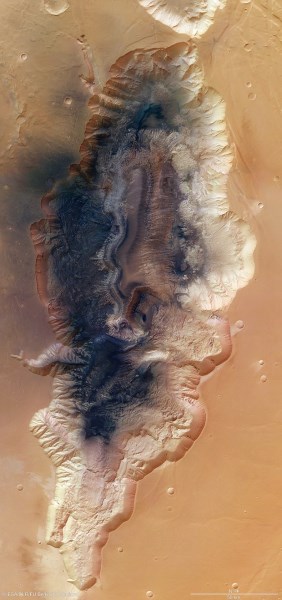 kaňon Hebes Chasm - foto z marsu_3