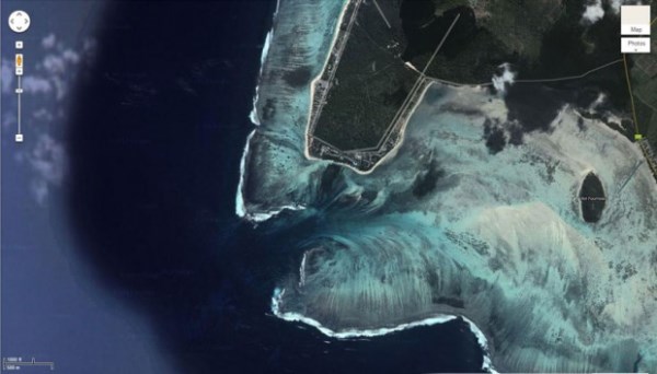 podvodni_vodopady_Mauricius-satelitni_snimek (600 x 342)