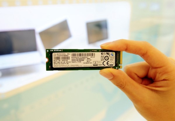 Nový PCIe SSD Samsung SM951 (600 x 416)