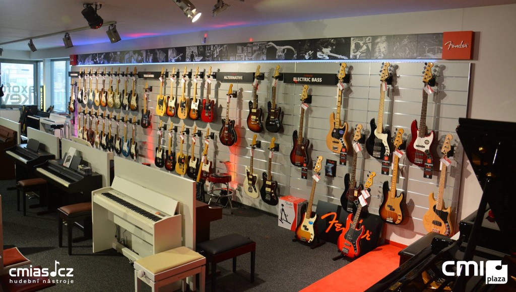 Showroom kytar Fender