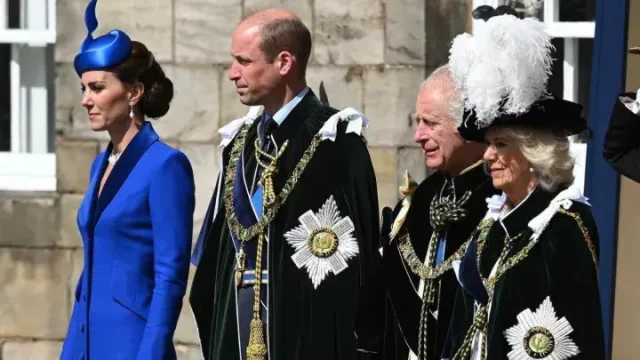 Král Karel III. s královnou Camillou Britskou, princeznou Kate a princem Williamem Foto: Instagram @The Prince and Princess of Wales